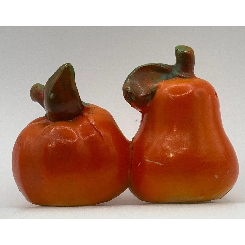 Vintage kissing fruits orange & pear Salt & Pepper Shaker Made in Japan MCM